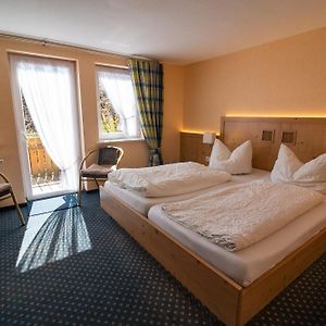 Comfort Zimmer mit Kingsize-Bett